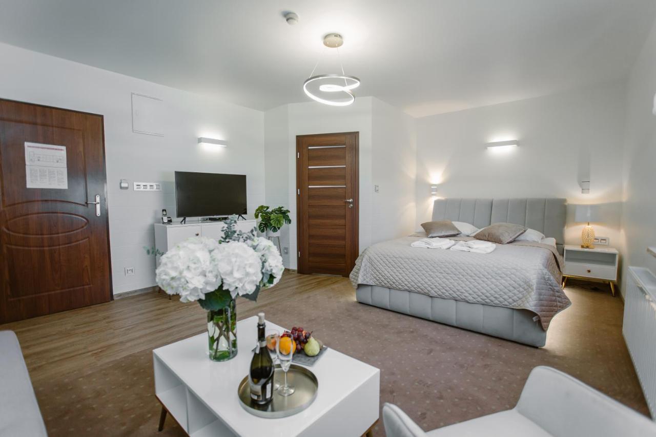 Hotel Kosmowski Września Exteriér fotografie